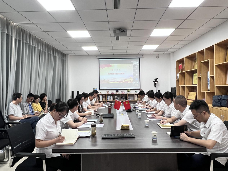 張勇為華北公司黨支部講“強(qiáng)黨性、正作風(fēng)、踐宗旨”專題黨課