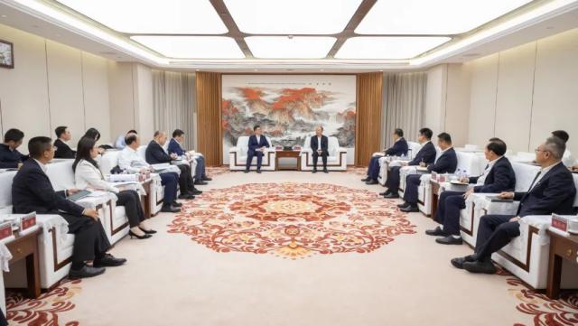 莫鼎革與廣州市委副書記、市長孫志洋舉行會(huì)談