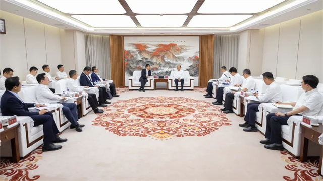 莫鼎革會(huì)見上海電氣集團(tuán)黨委書記、董事長(zhǎng)吳磊